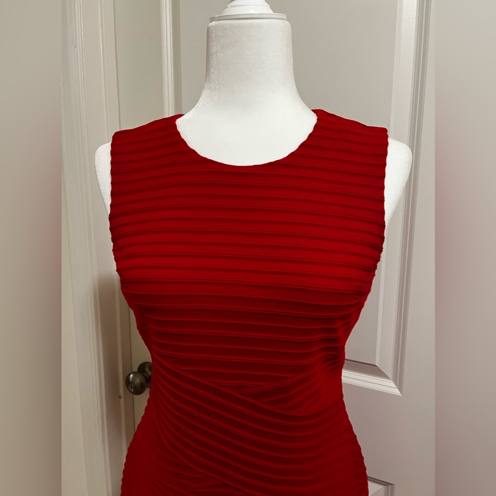 Red dress - Picture 5 of 5
